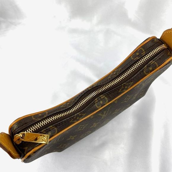 Louis Vuitton Mini Croissant Shoulder Bag Monogram - Picture 3 of 8